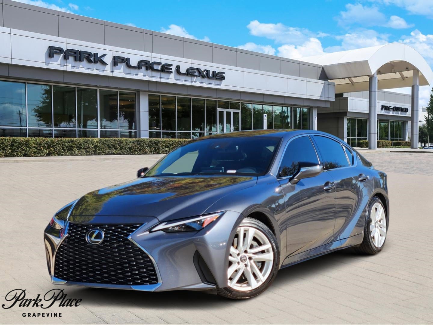 2021 Lexus IS 300's photo