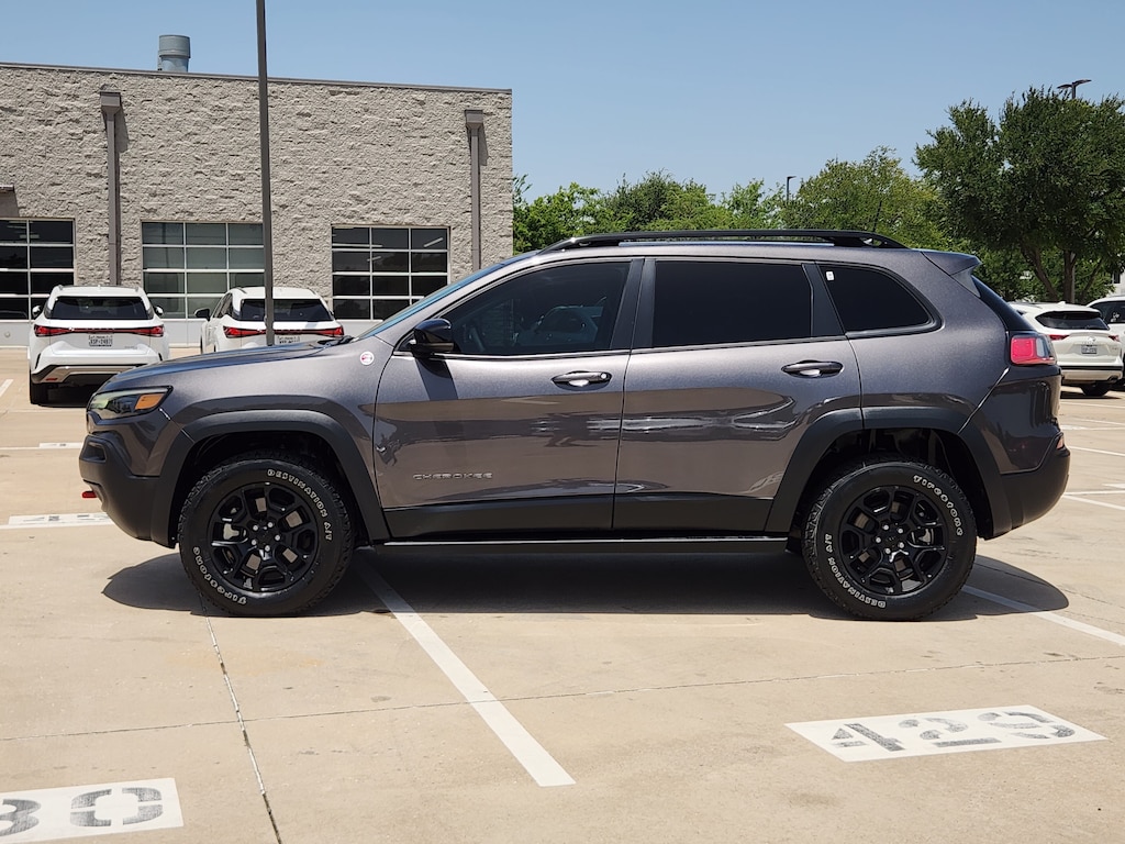 Used 2022 Jeep Cherokee Trailhawk SUV