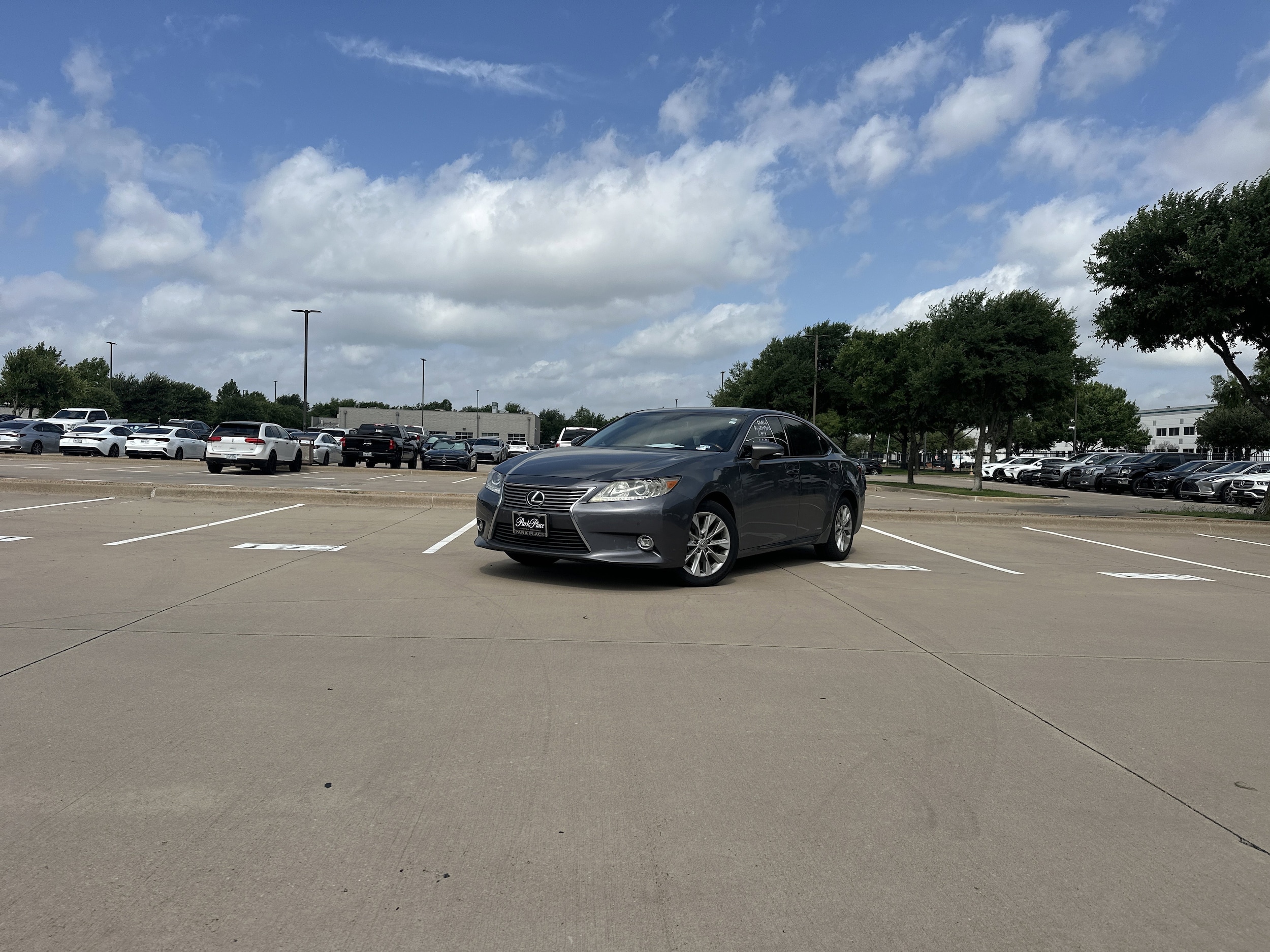 2014 Lexus ES 350 300h's photo