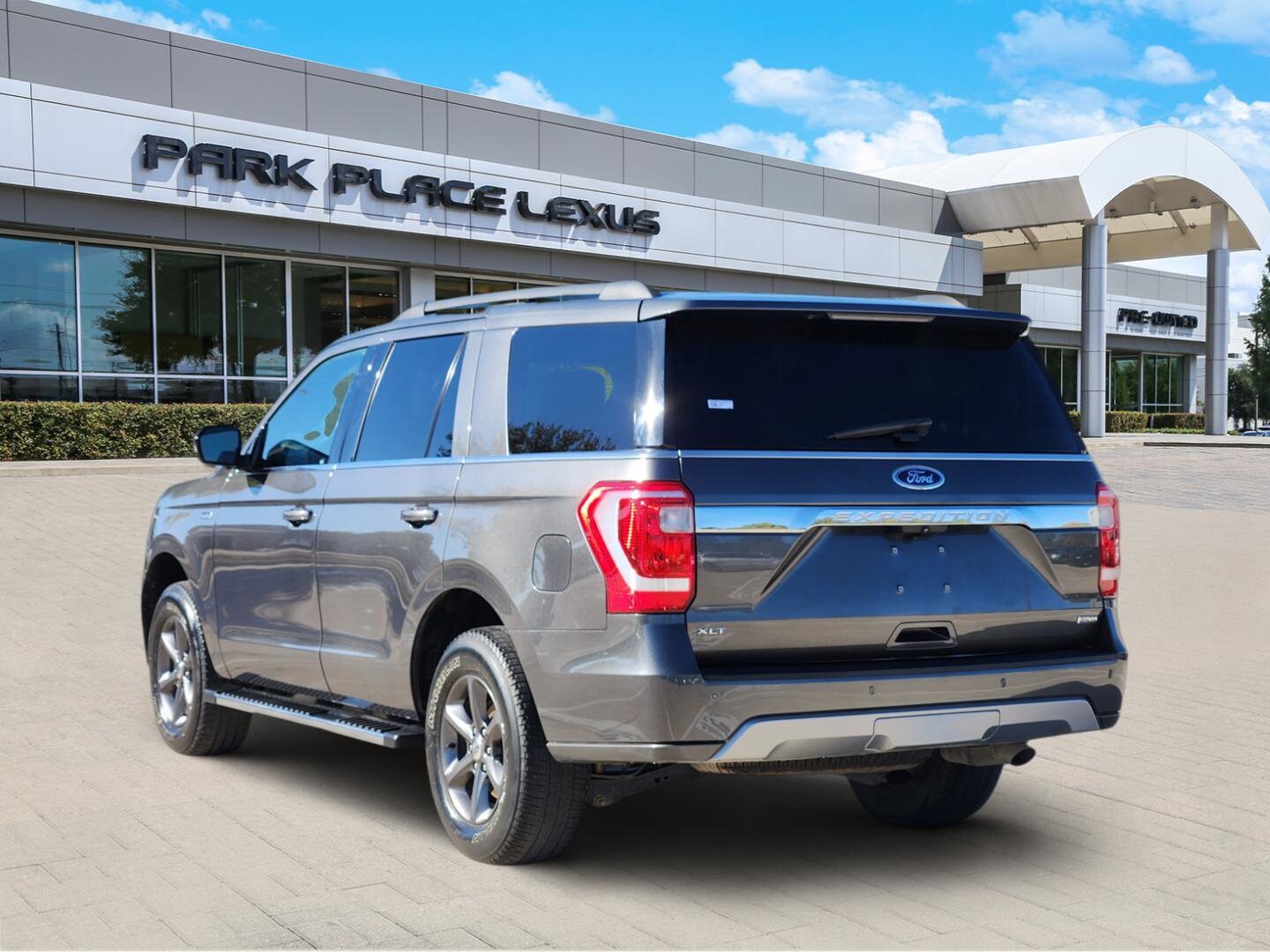 2021 Ford Expedition XLT photo 3