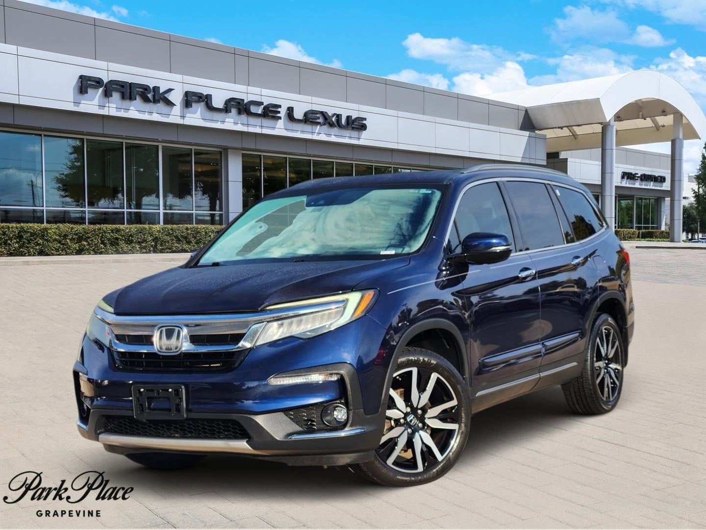 2019 Honda Pilot Elite's photo