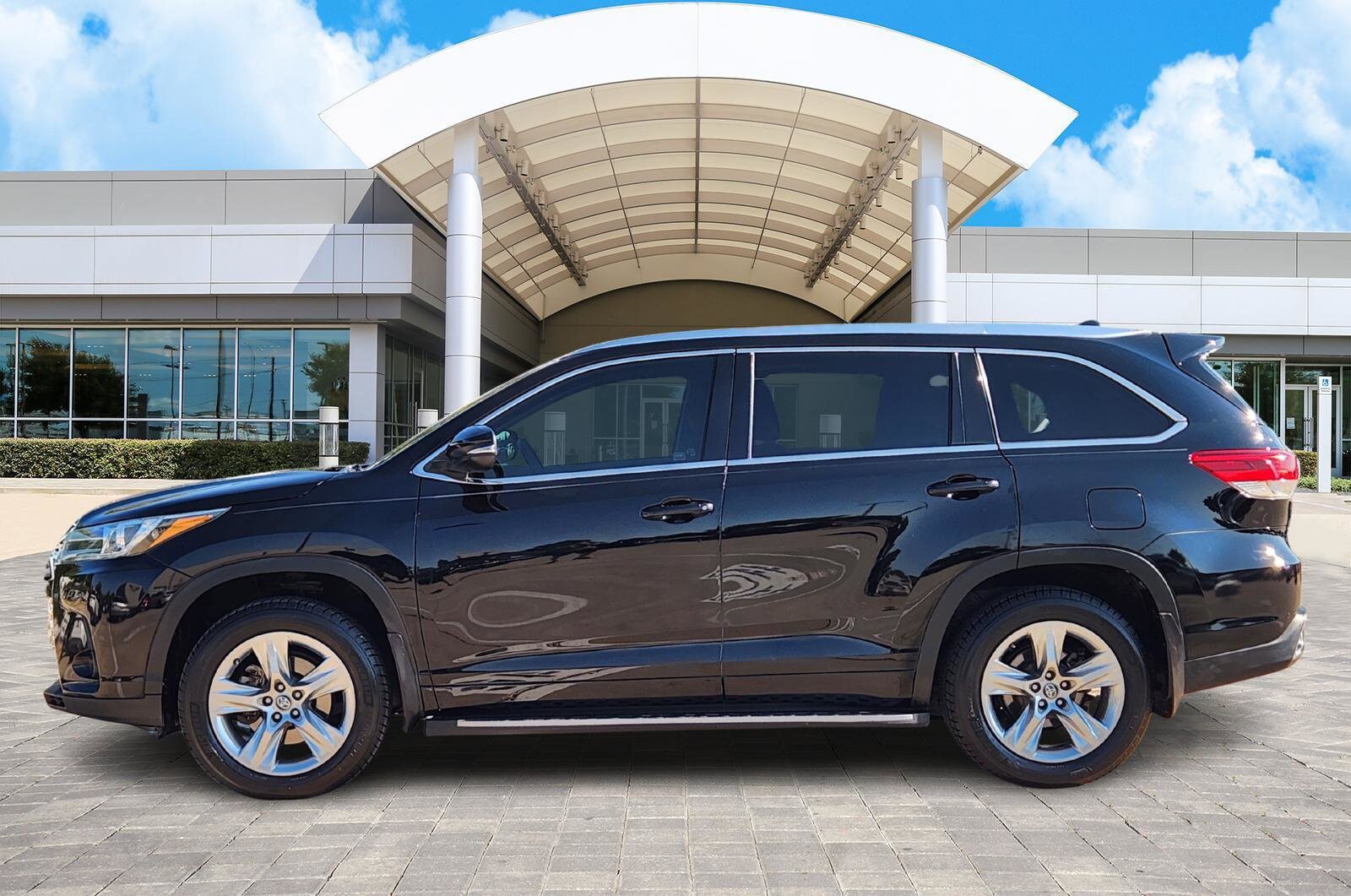 2017 Toyota Highlander Limited Platinum photo 3