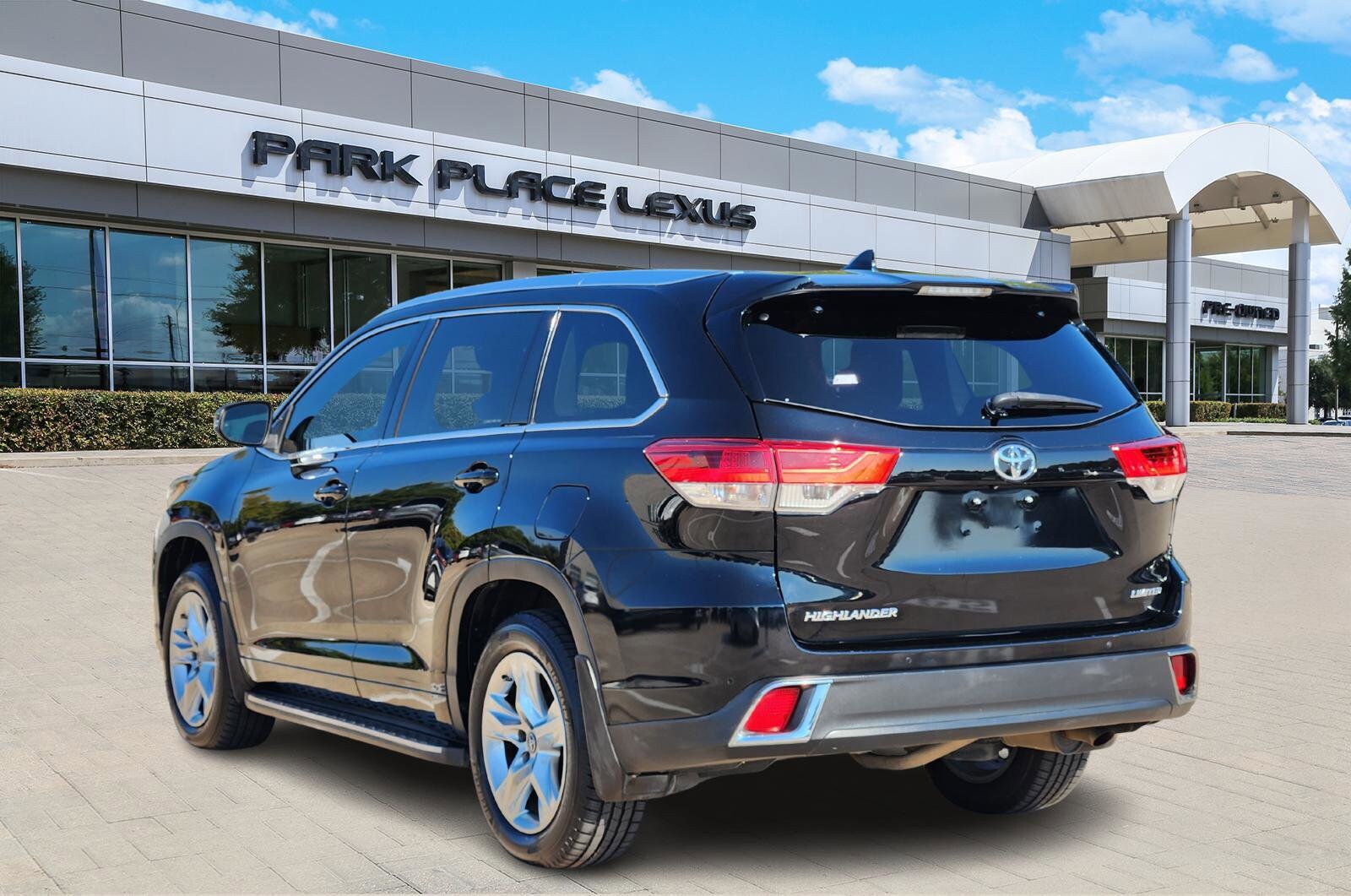 2017 Toyota Highlander Limited Platinum photo 4