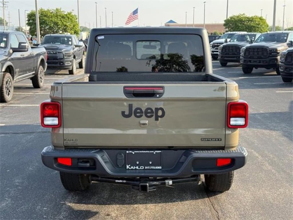 Used 2020 Jeep Gladiator Sport Truck Crew Cab