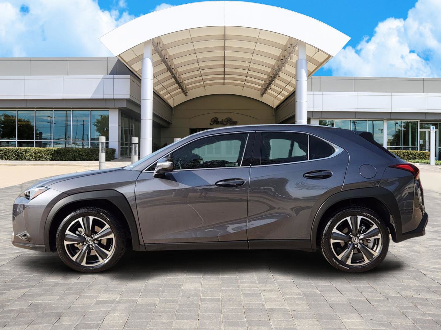 2025 Lexus UX photo 3