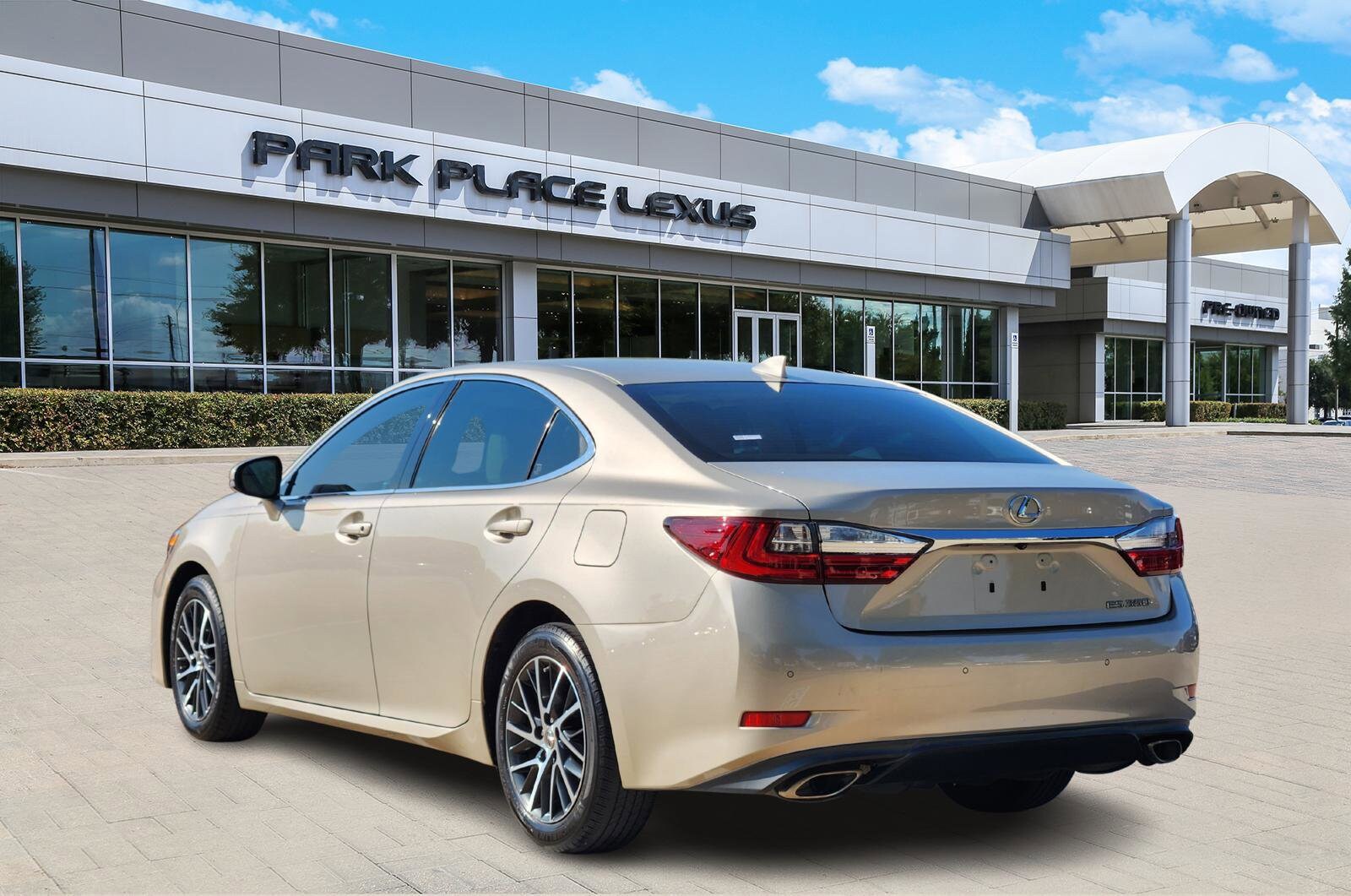 2017 Lexus ES 350 Premium photo 4