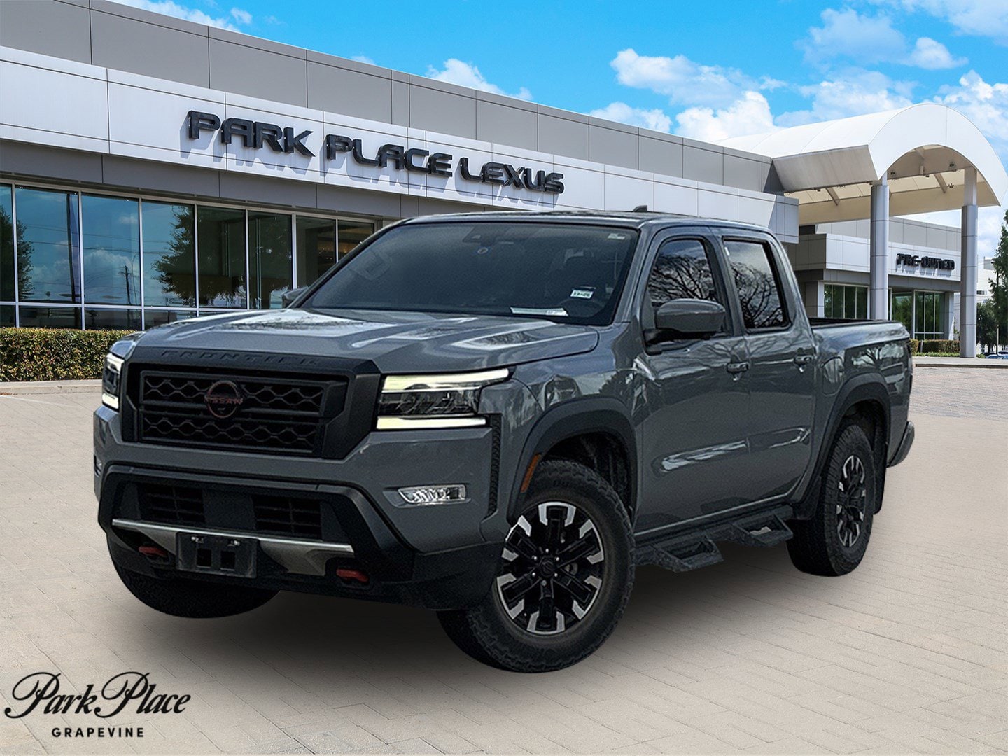 2023 Nissan Frontier PRO-X's photo