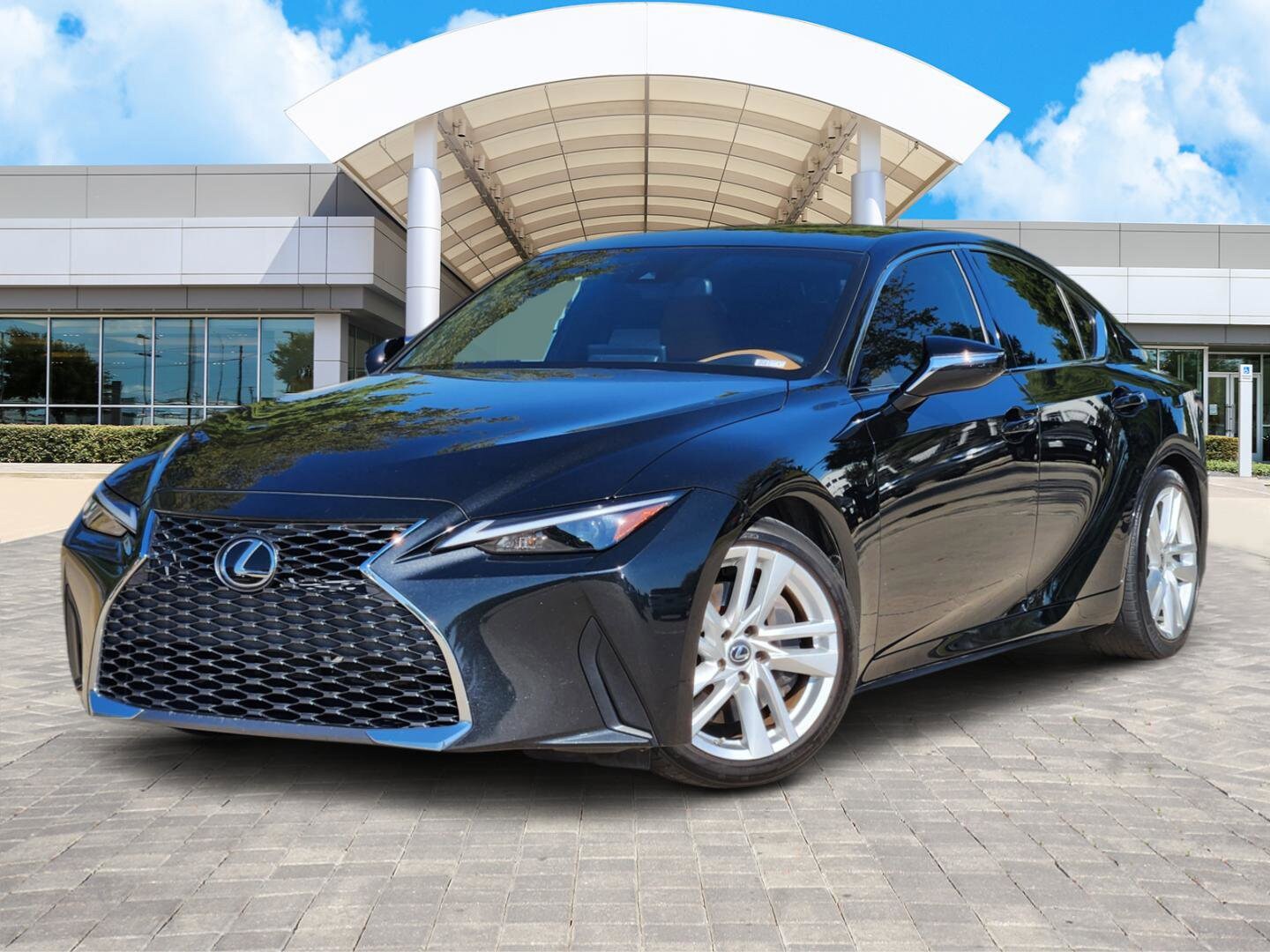 2022 Lexus IS 300 photo 3