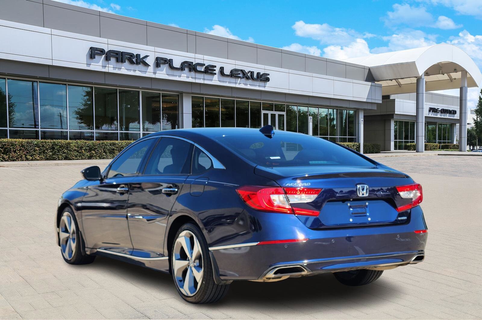 2018 Honda Accord Touring photo 4