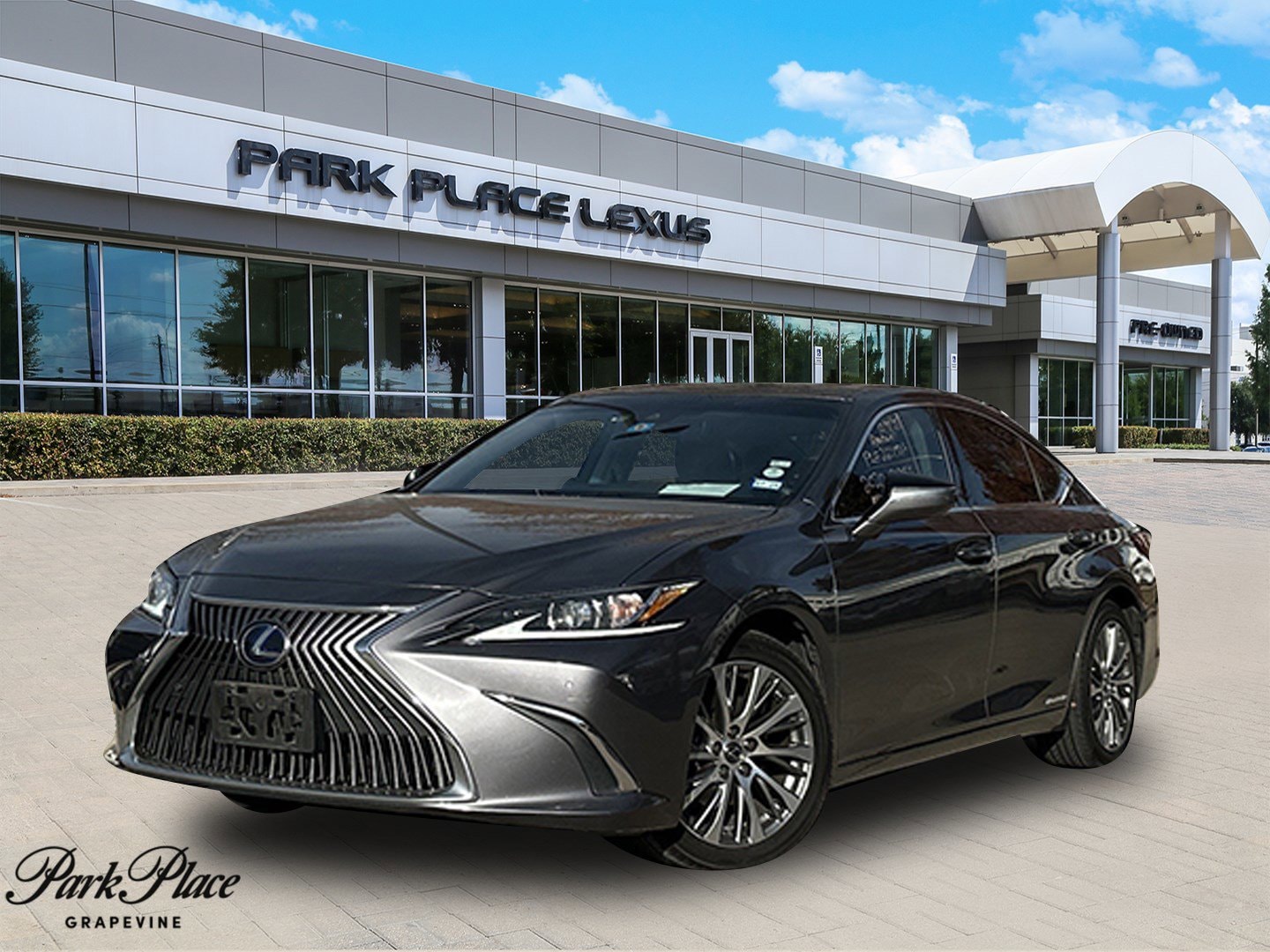 2020 Lexus ES Hybrid 300h's photo