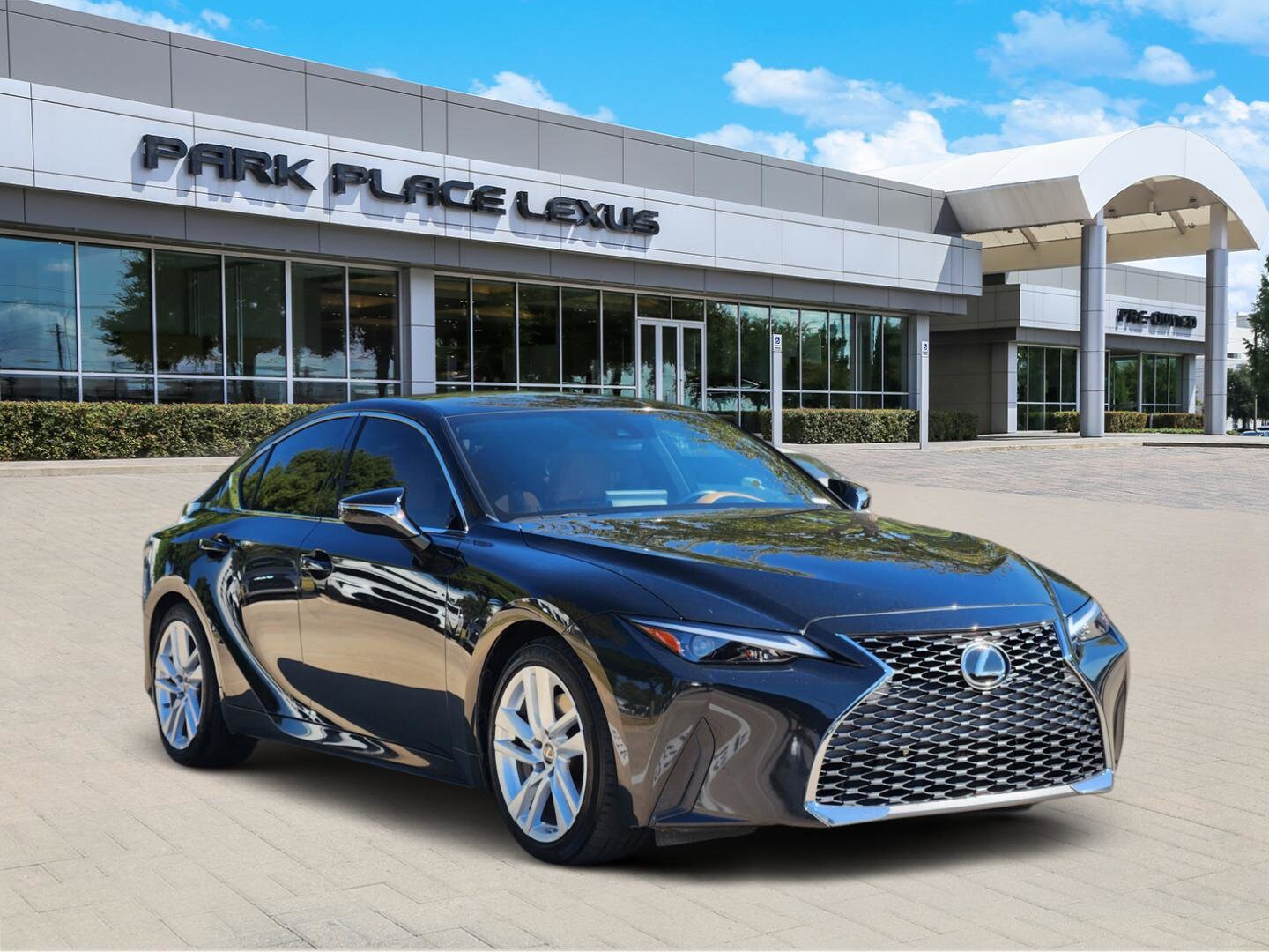 2022 Lexus IS 300 photo 4