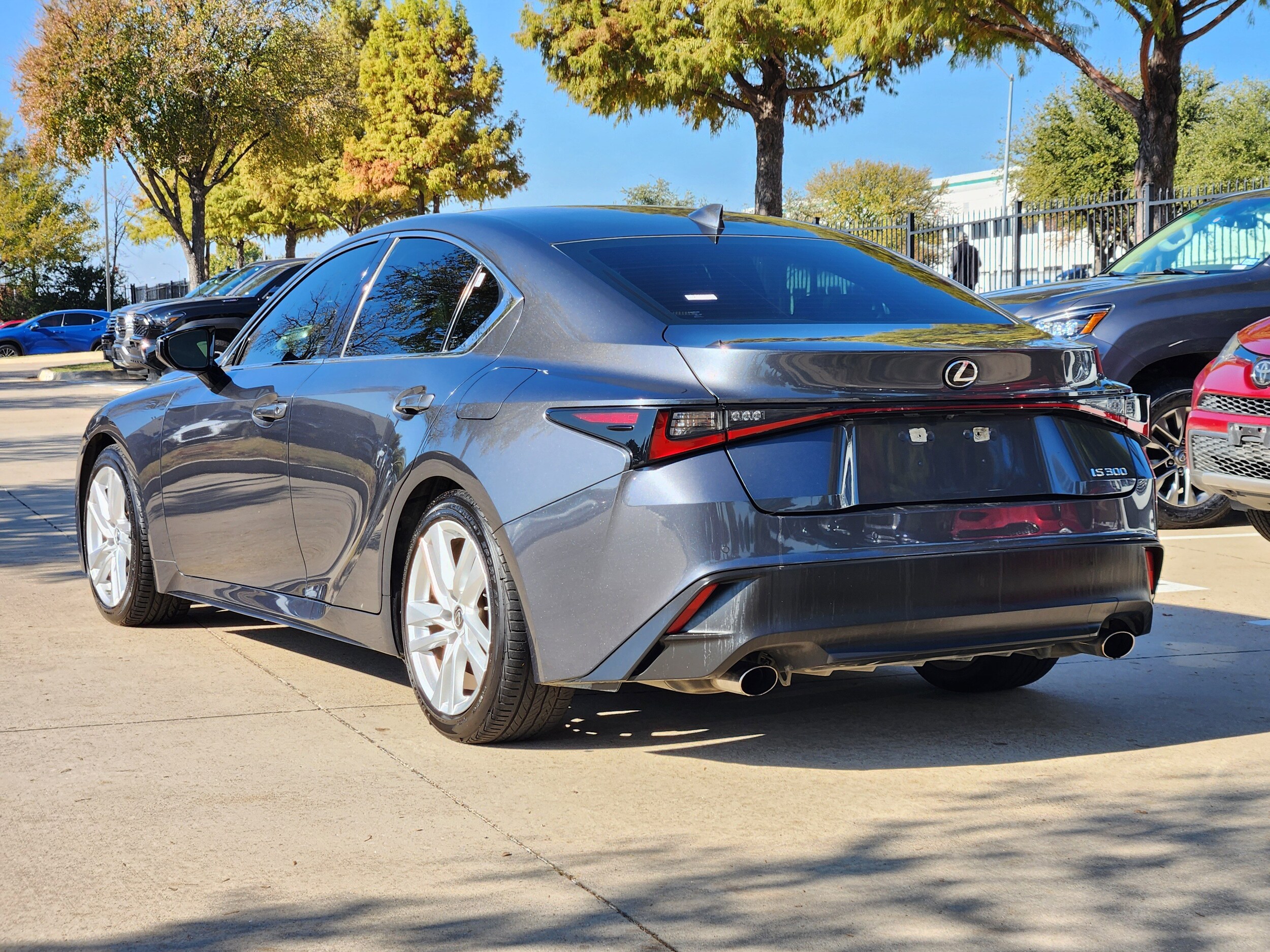 2021 Lexus IS 300 photo 4