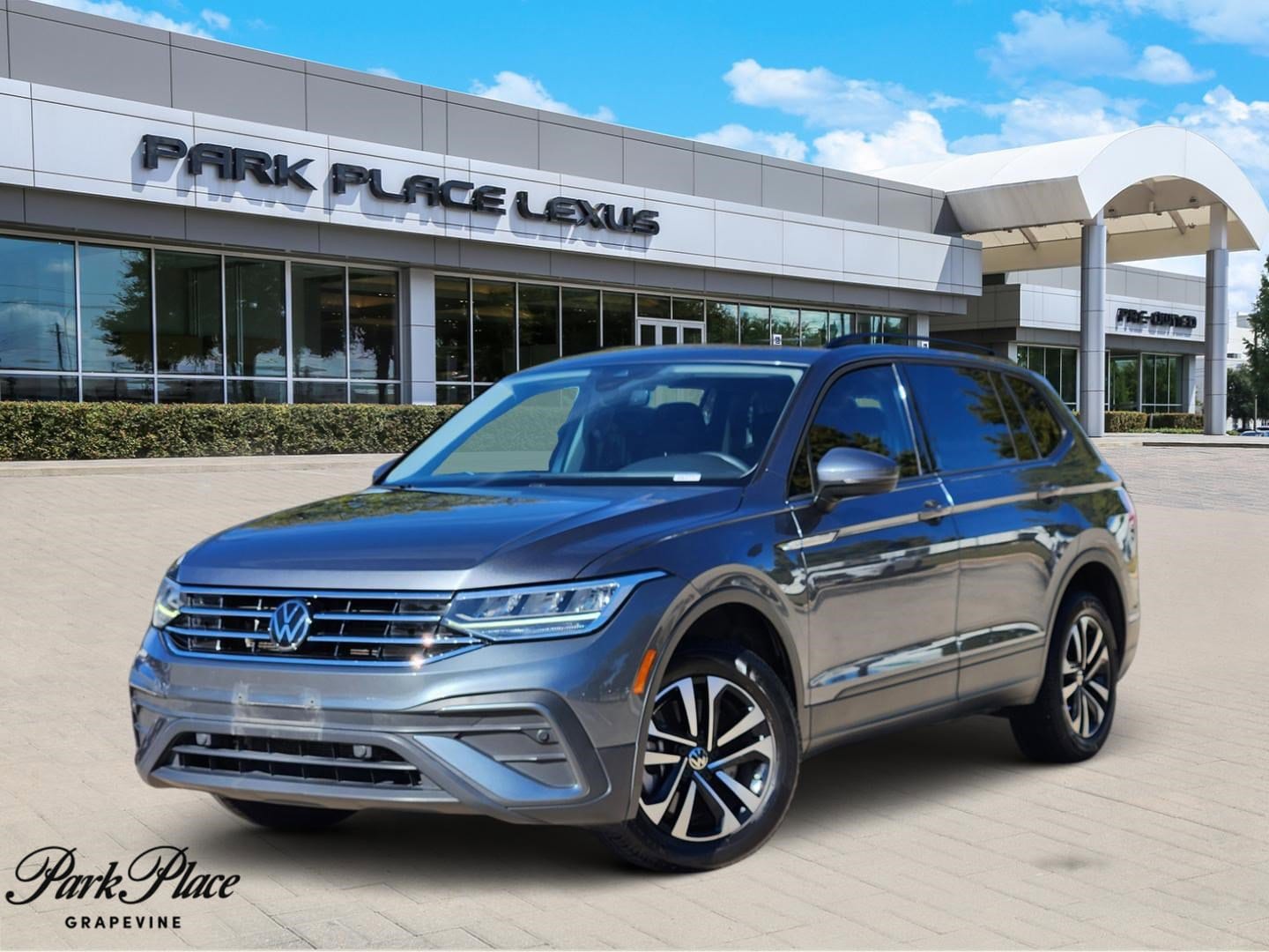 2022 Volkswagen Tiguan S's photo