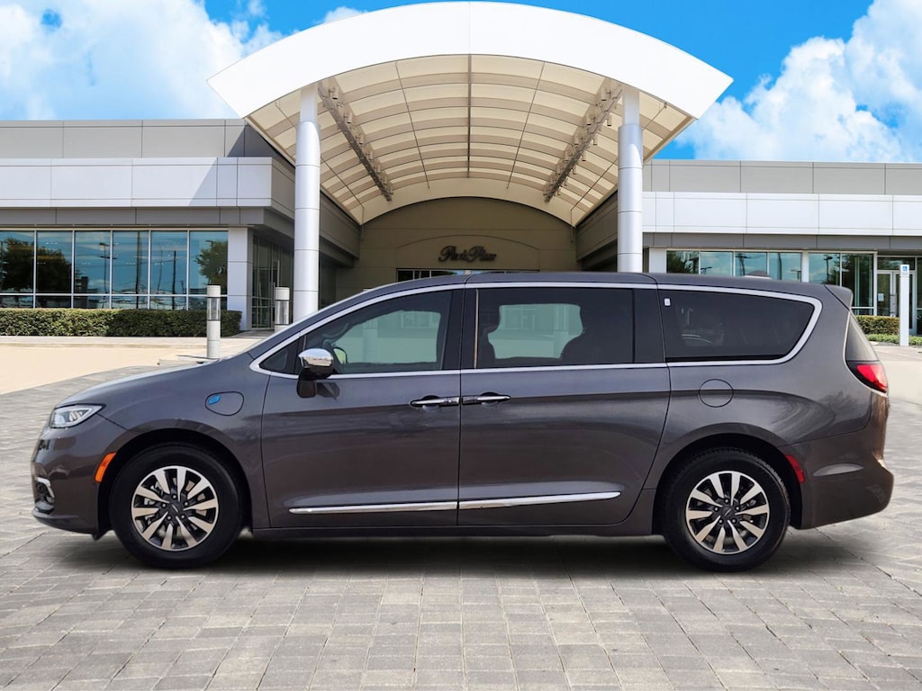Used 2022 Chrysler Pacifica Hybrid Limited Van Passenger Van
