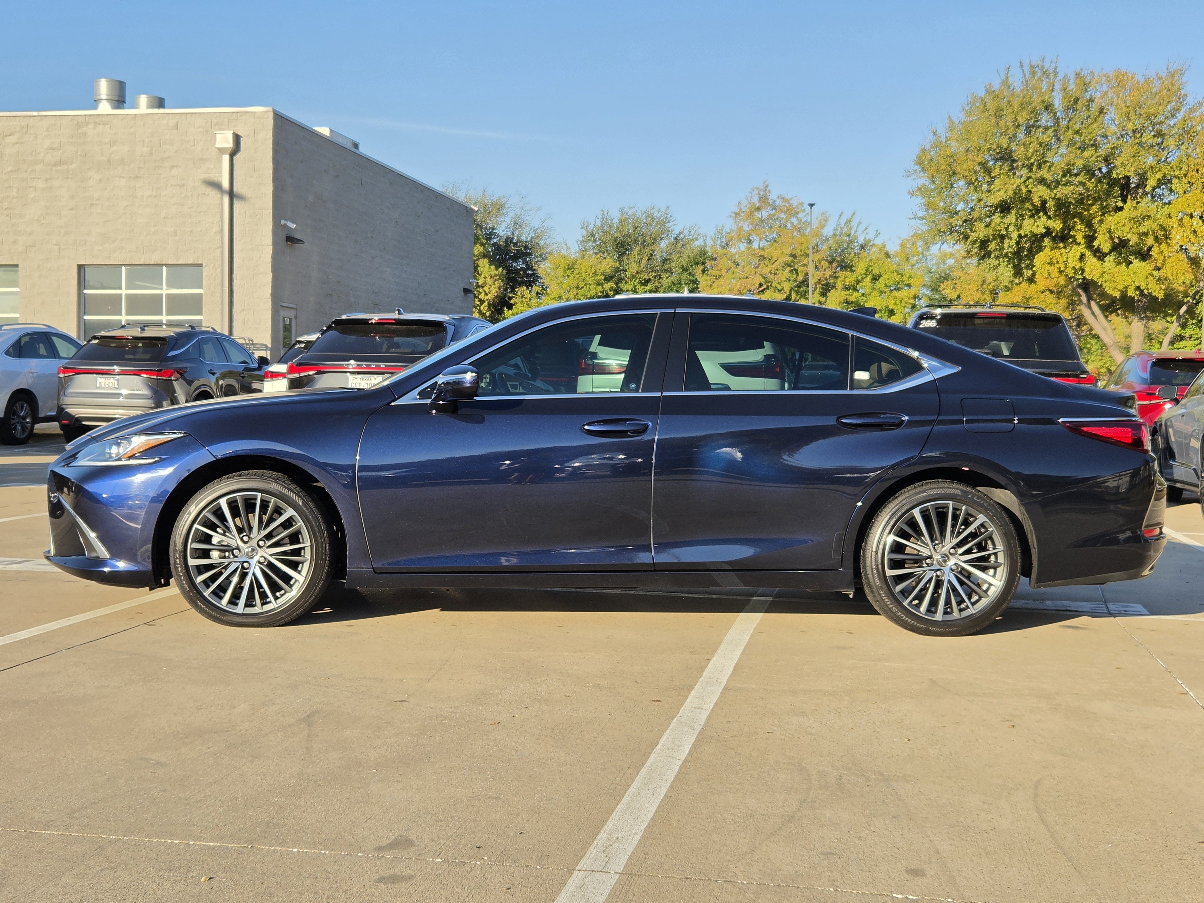 Range Rover Light Es 2025 Certified LEXUS ES 350 Sedan for sale in Dallas | PLGL253290