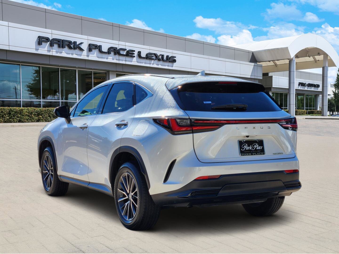 2025 Lexus NX 250 Premium photo 4