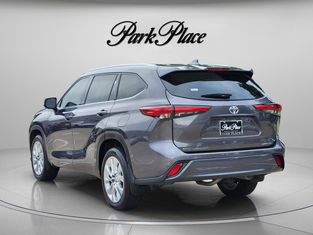 Used 2023 Toyota Highlander Limited SUV