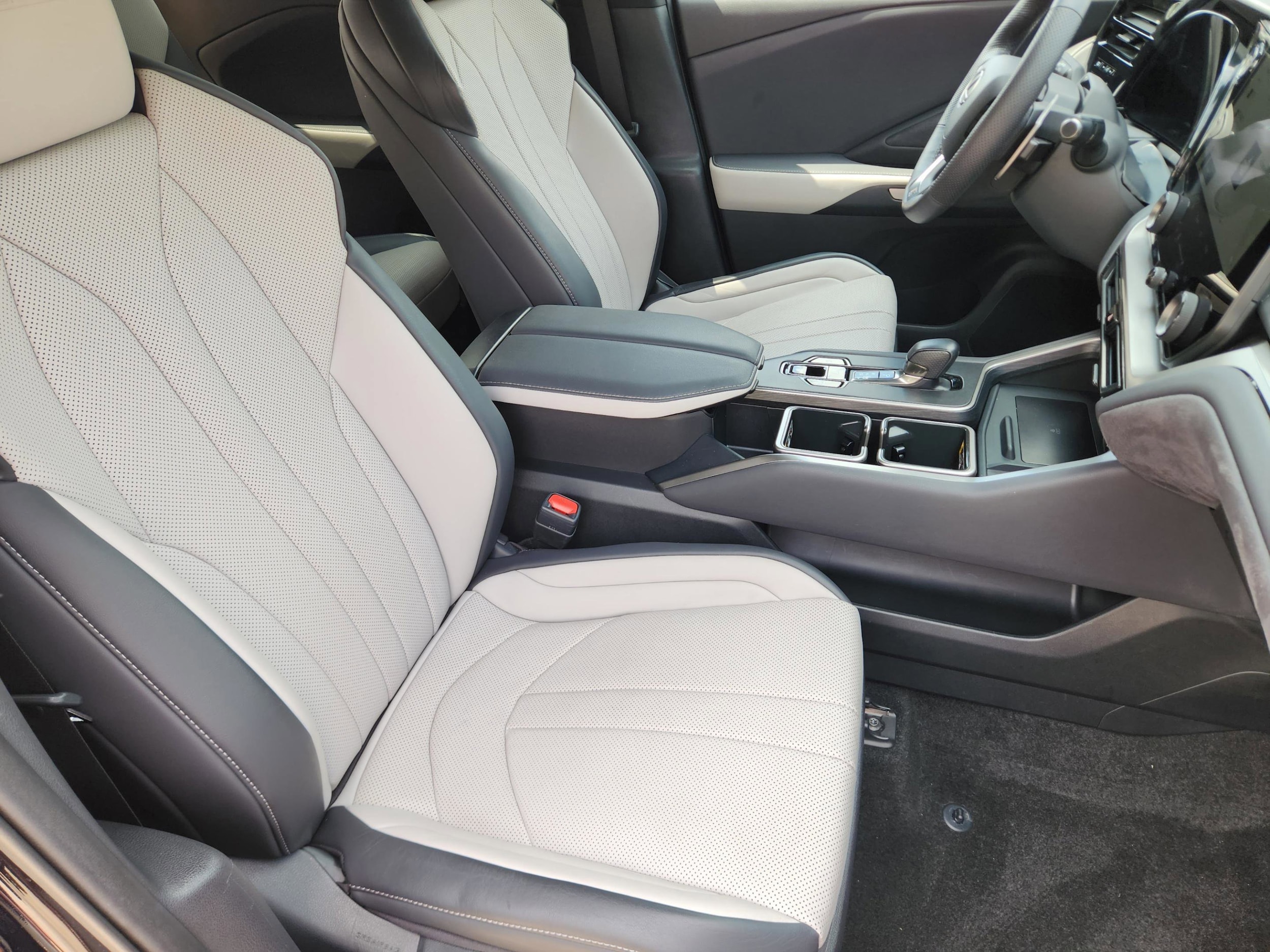 2024 Lexus TX Hybrid 500h - Photo 30