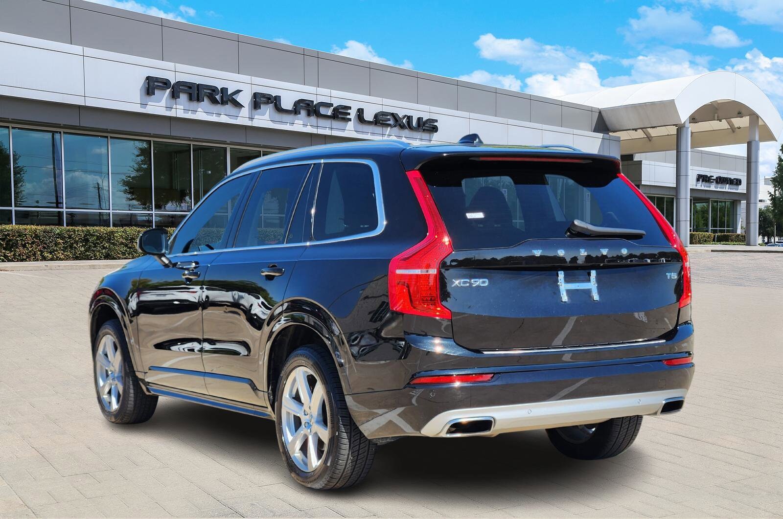 2021 Volvo XC90 T5 Momentum photo 2