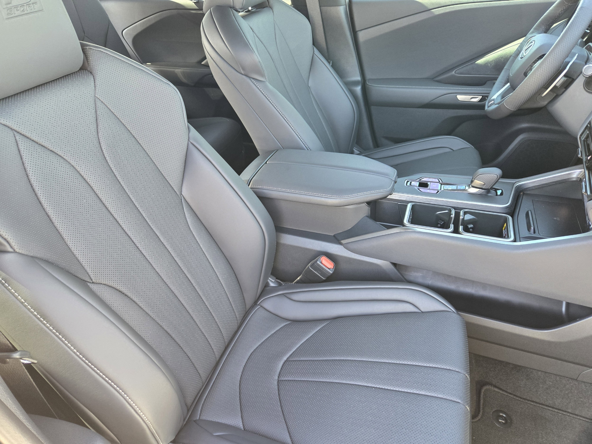 2026 Lexus TX 500h F-Sport Premium - Photo 8