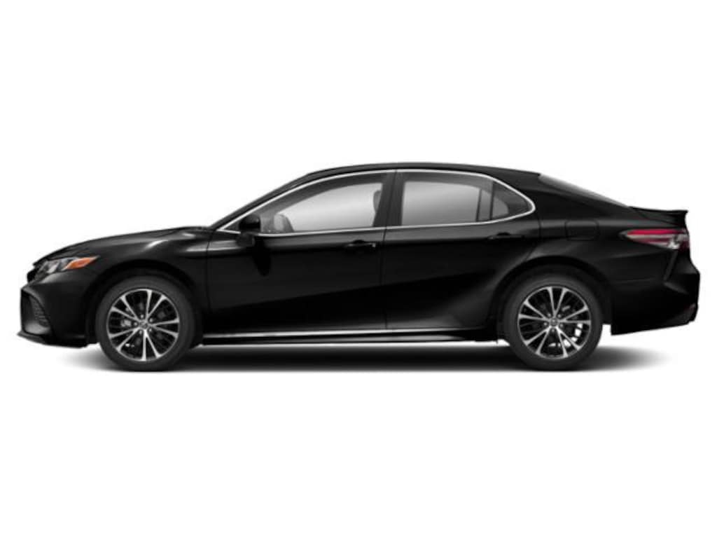 Used 2018 Toyota Camry SE Sedan