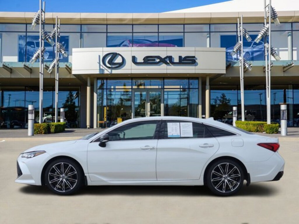 Used 2020 Toyota Avalon XSE Sedan