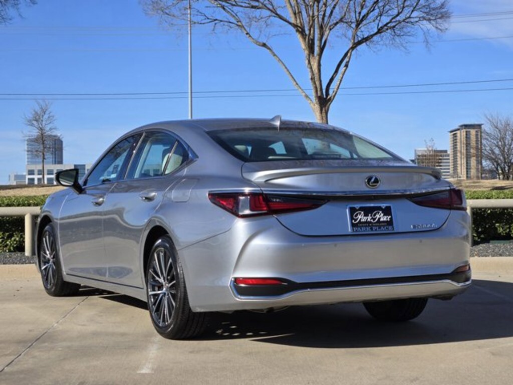 Used 2025 Lexus ES Sedan