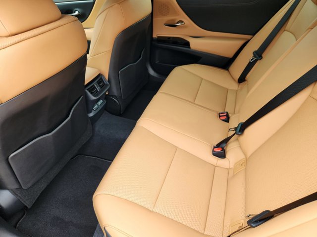 2025 Lexus ES 350 - Photo 21