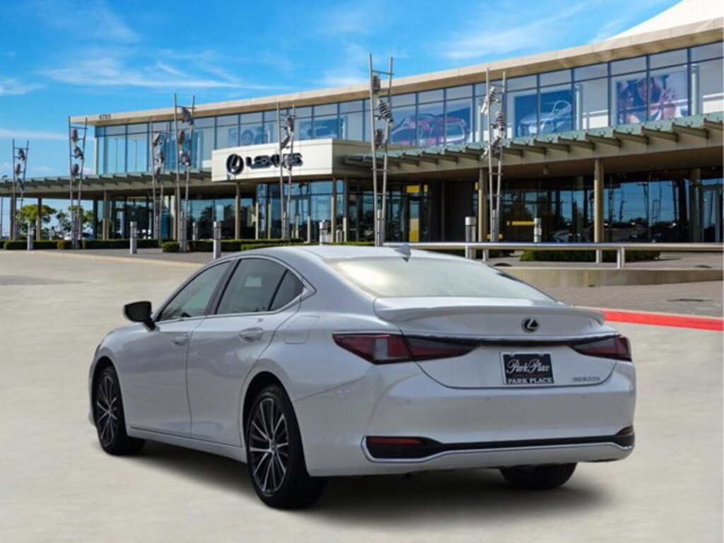 Used 2025 Lexus ES Sedan