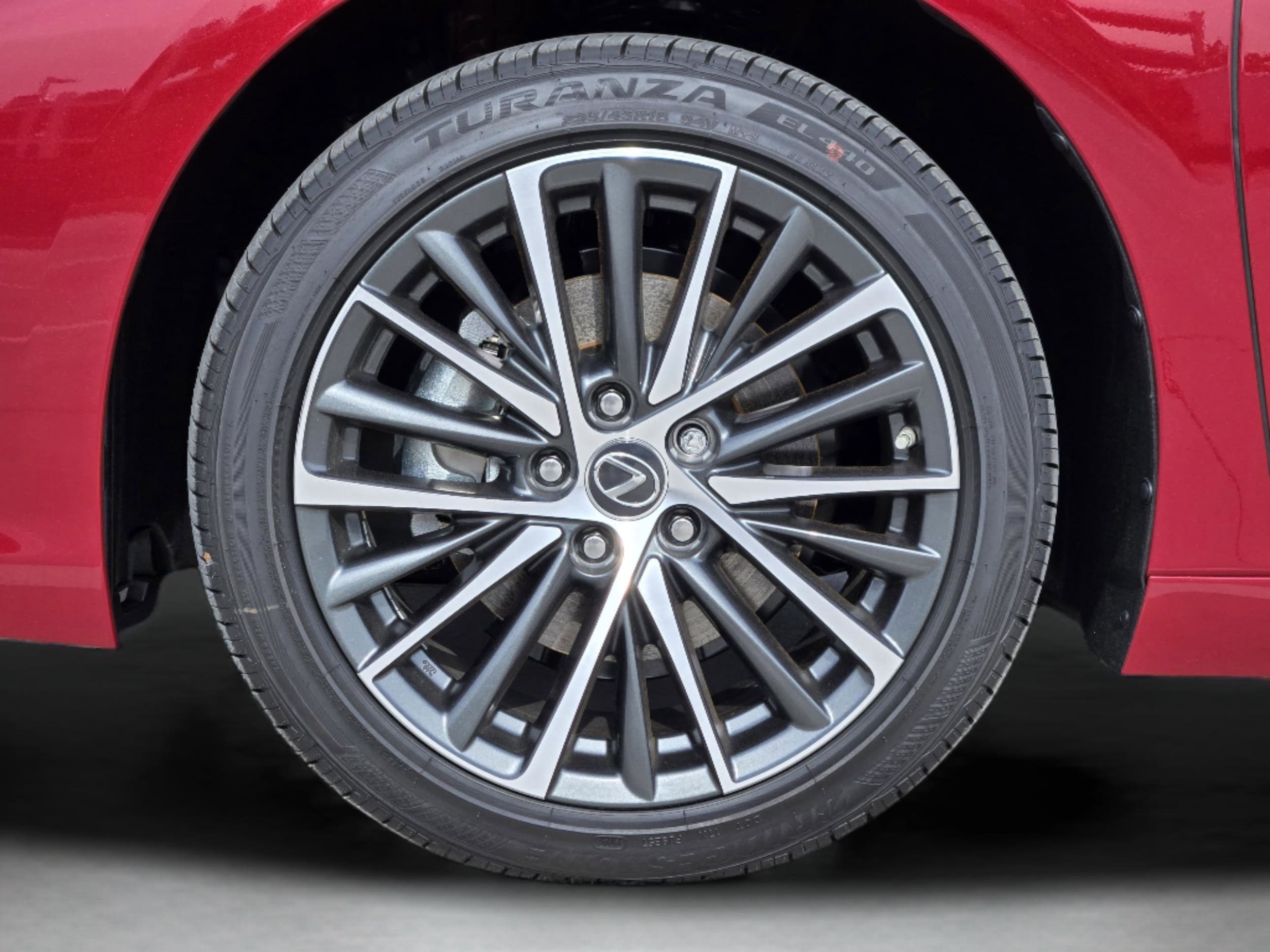 2025 Lexus ES 350 - Photo 8