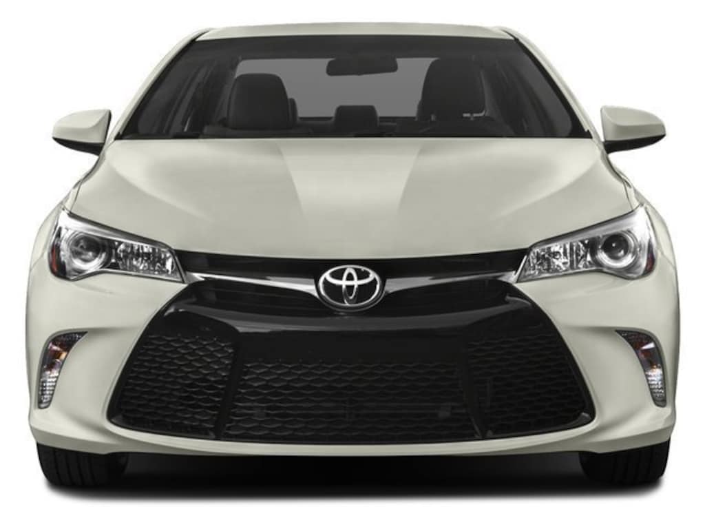 Used 2016 Toyota Camry SE Sedan