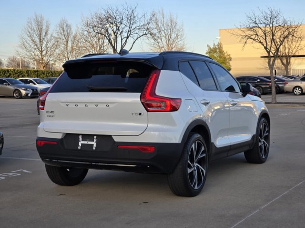 Used 2022 Volvo XC40 R-Design SUV