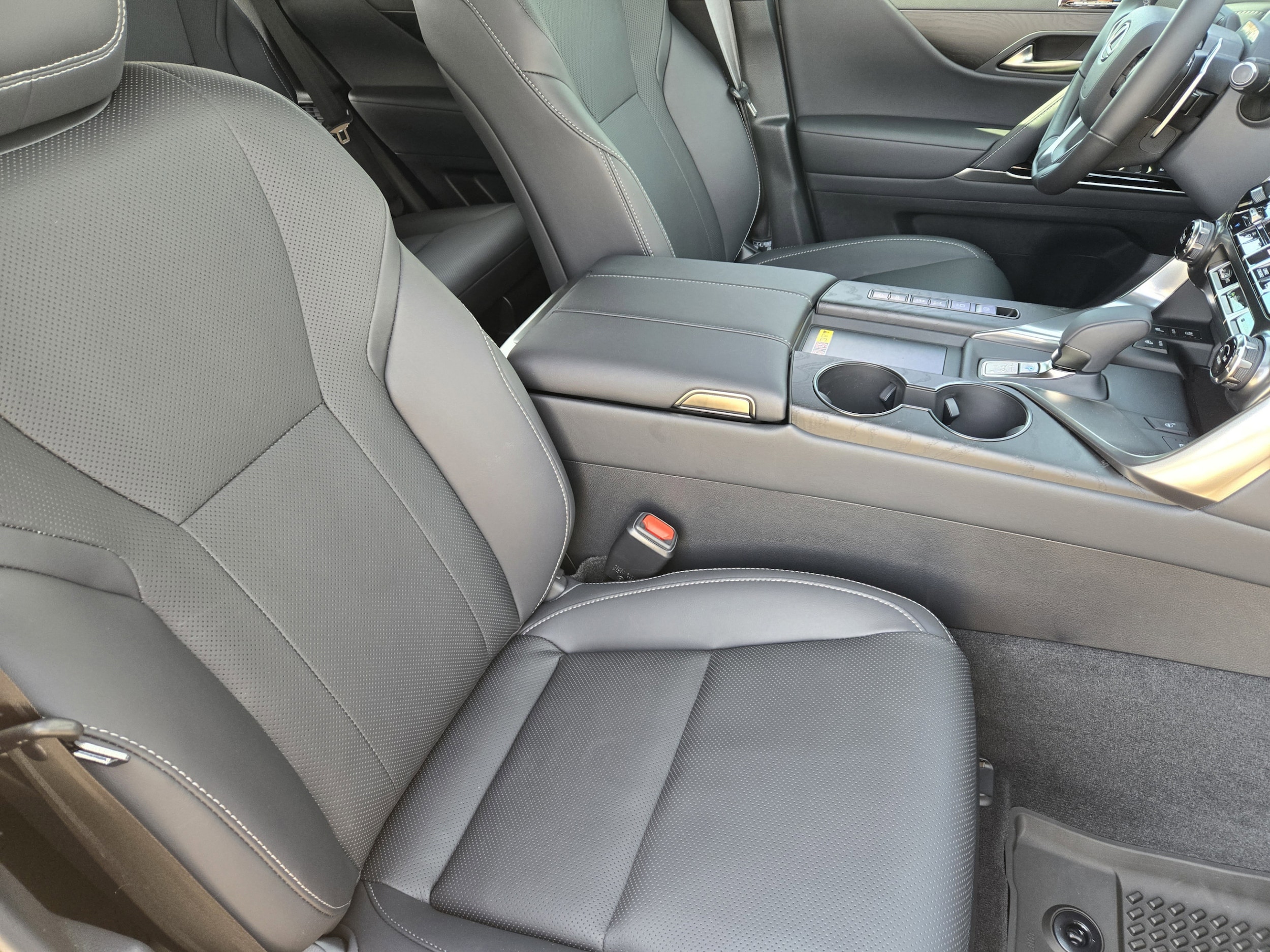 2026 Lexus LX 700h Luxury - Photo 7