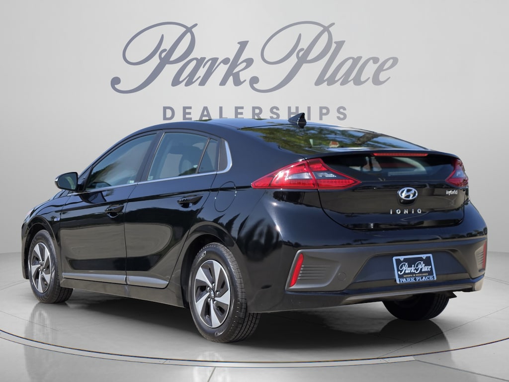 Used 2017 Hyundai IONIQ Hybrid SEL Hatchback
