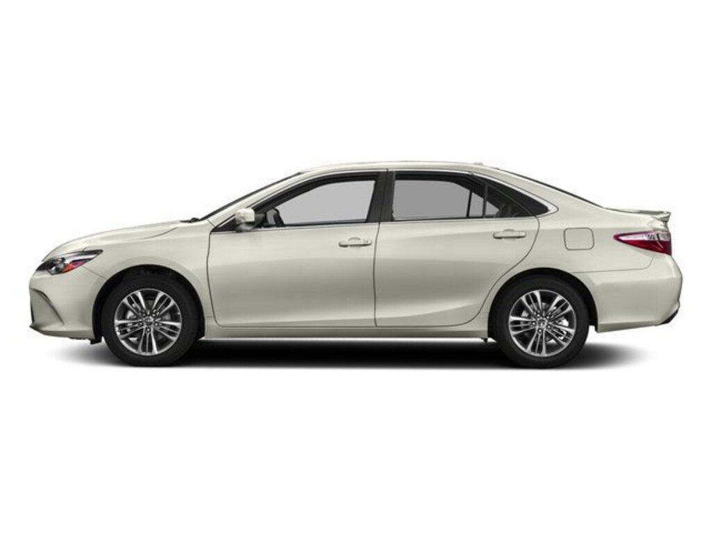 Used 2016 Toyota Camry SE Sedan