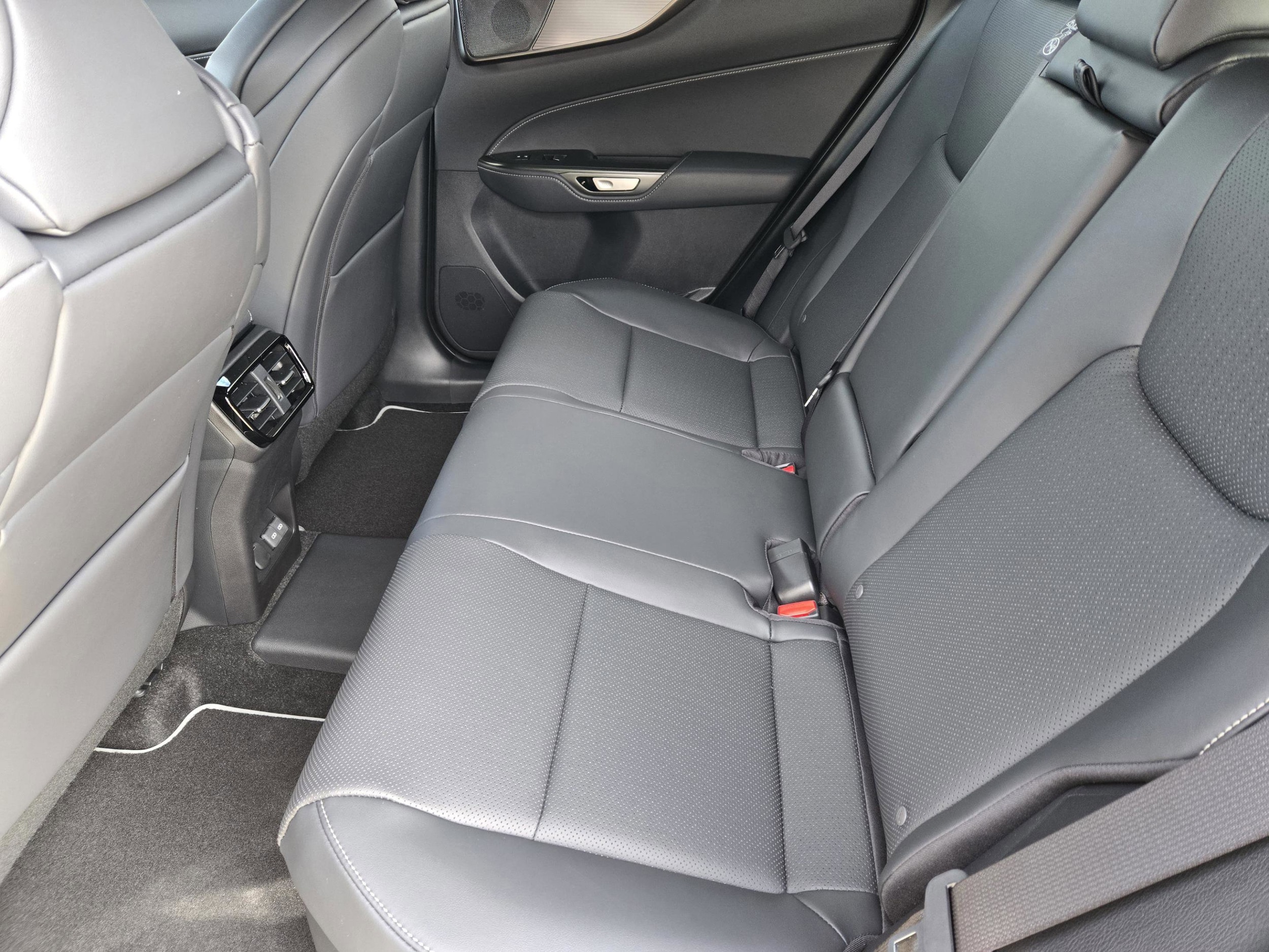 2026 Lexus NX 450h+ F-Sport - Photo 20