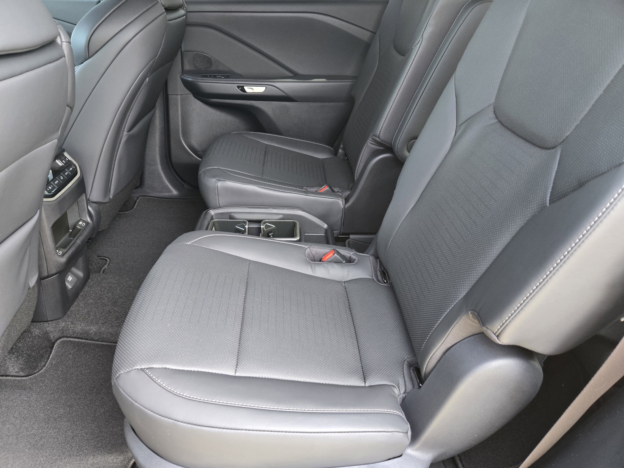 2026 Lexus TX 500h F-Sport Premium - Photo 17