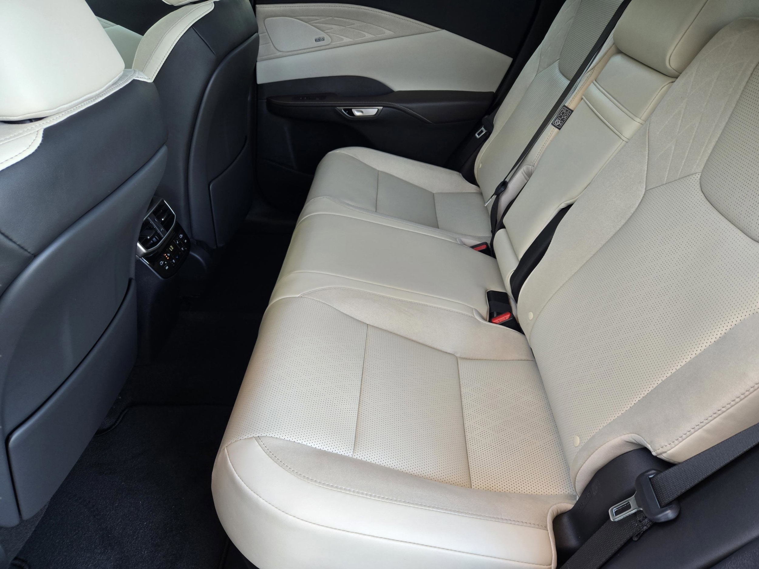 2026 Lexus RX 350h Luxury - Photo 20