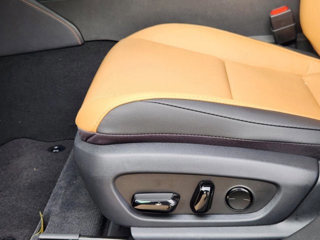 2025 Lexus ES 350 - Photo 17