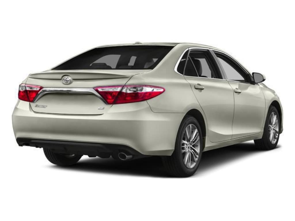 Used 2016 Toyota Camry SE Sedan