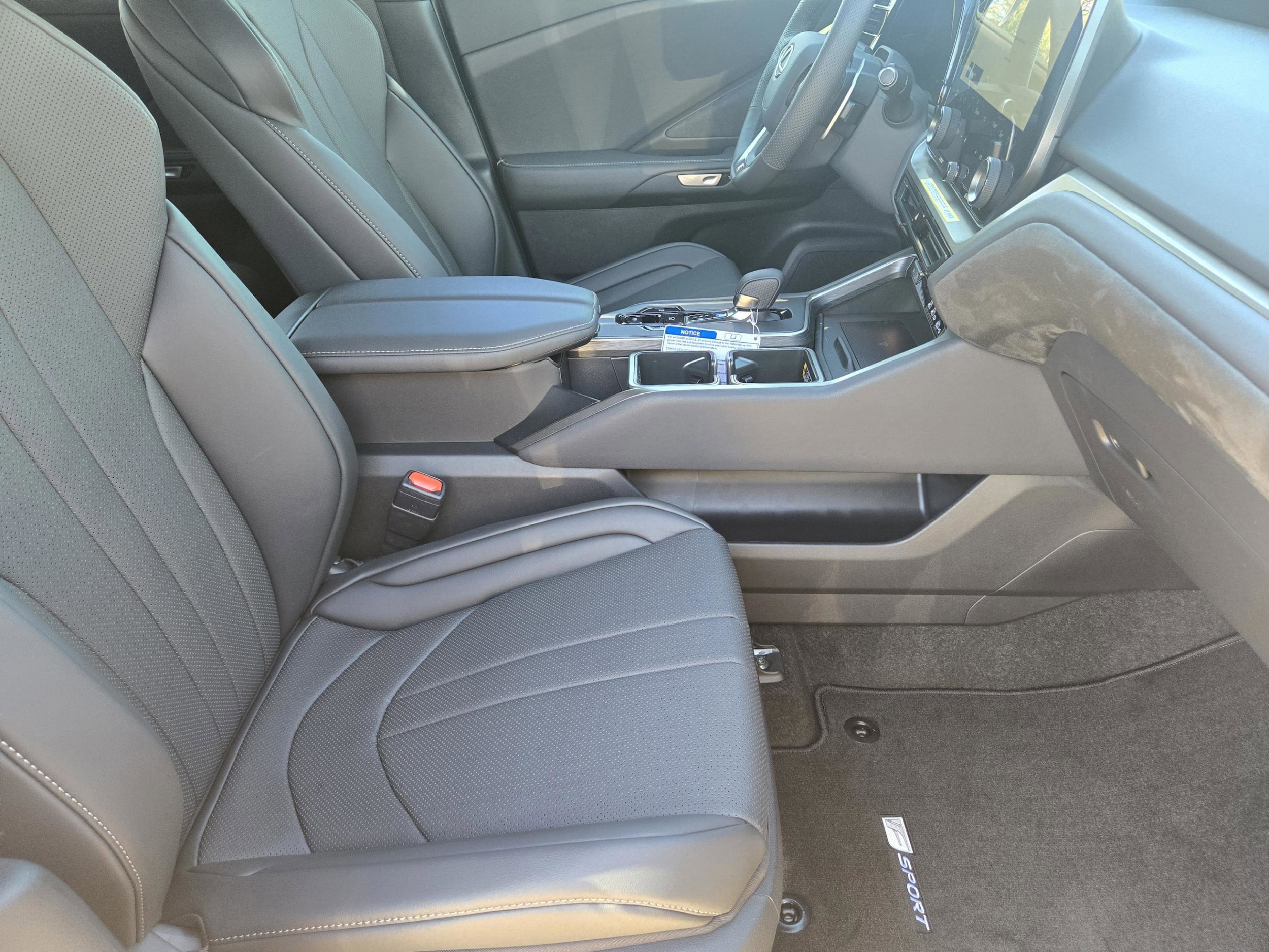 2026 Lexus TX 500h F-Sport Premium - Photo 10
