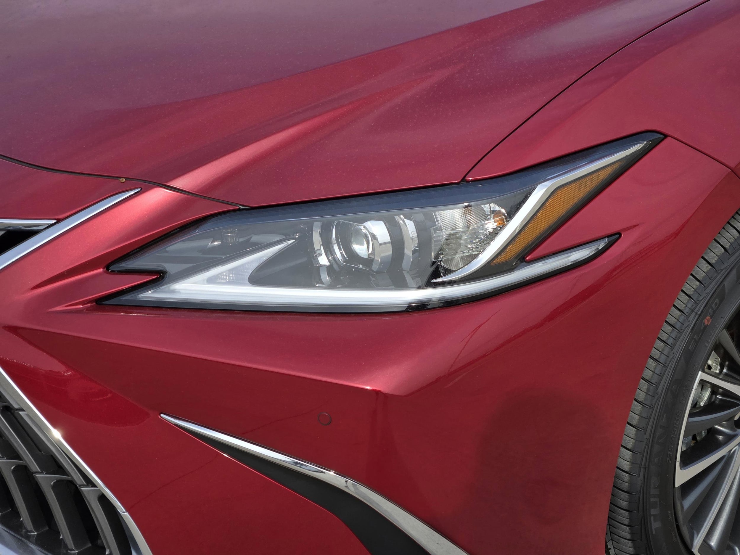 2025 Lexus ES 350 - Photo 6