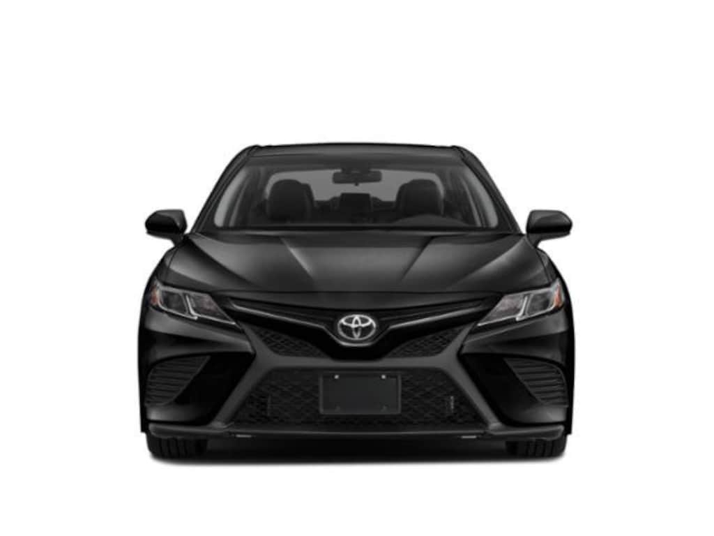 Used 2018 Toyota Camry SE Sedan