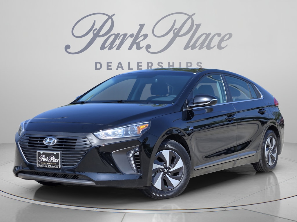 Used 2017 Hyundai IONIQ Hybrid SEL Hatchback