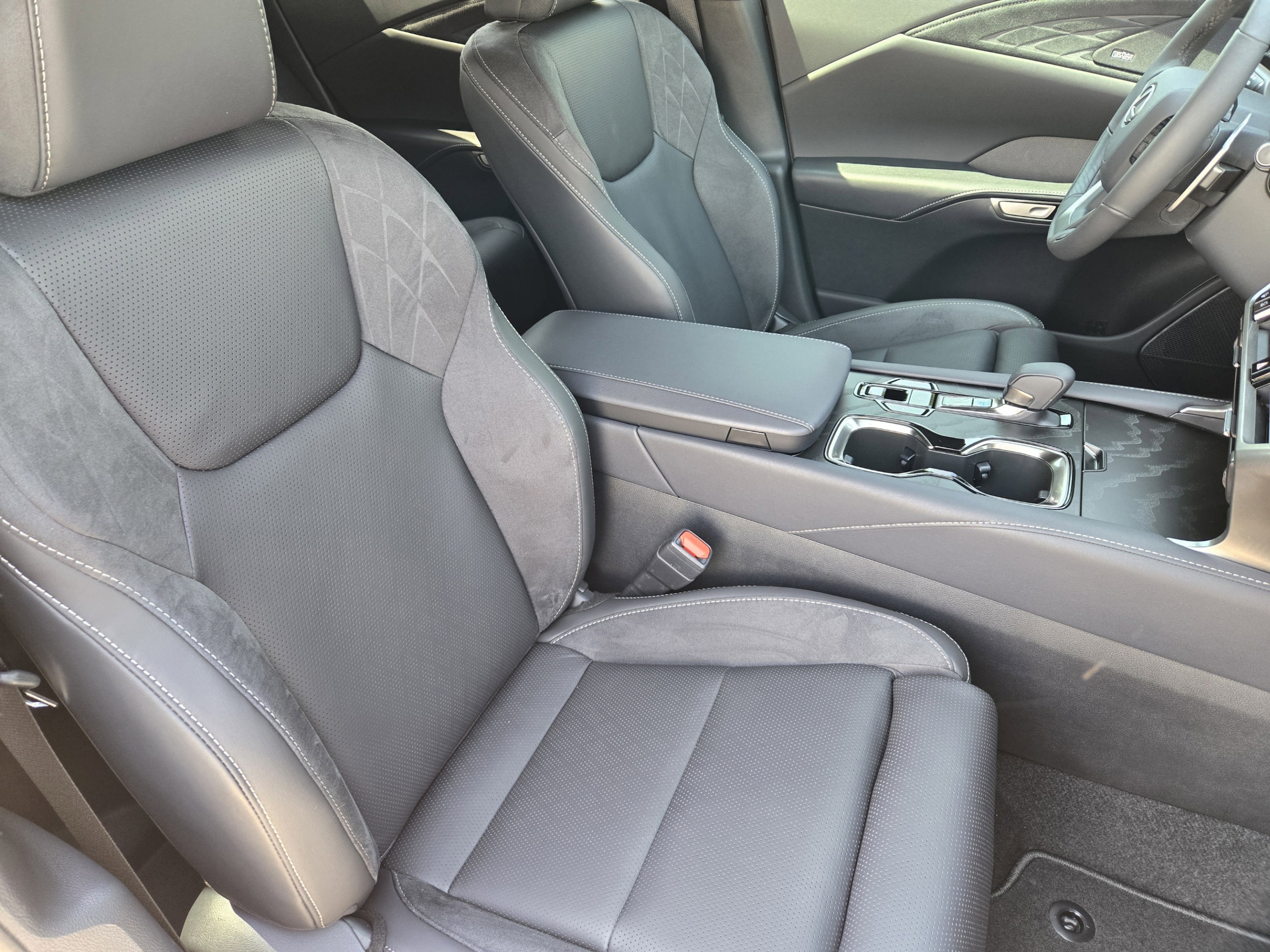 2026 Lexus RX 350 Luxury - Photo 7