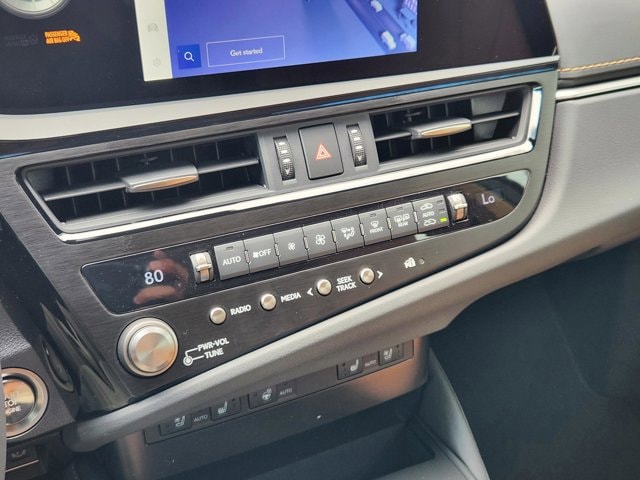 2025 Lexus ES 350 - Photo 14