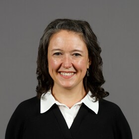 Staff member Angela Drake from ID_94f0c8
