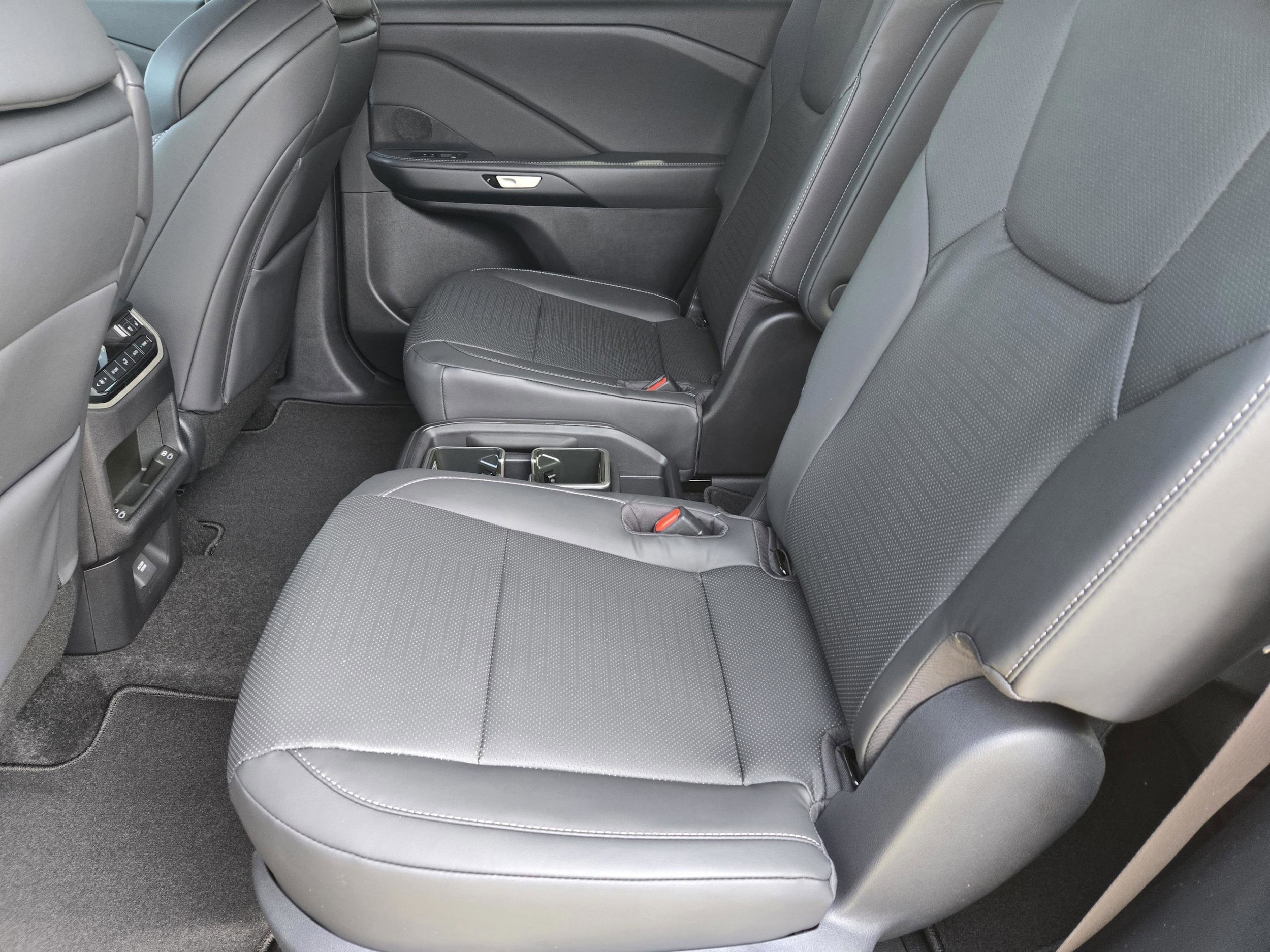 2026 Lexus TX 500h F-Sport Premium - Photo 17