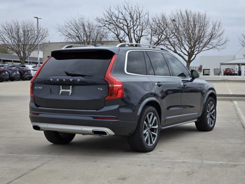 Used 2017 Volvo XC90 Momentum SUV