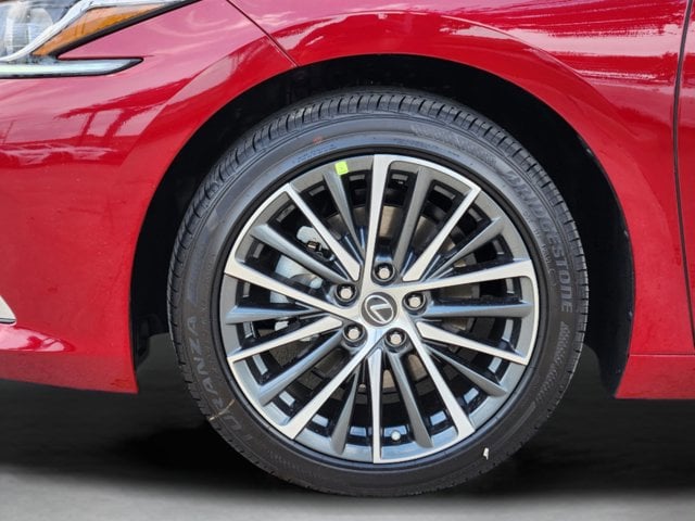 2025 Lexus ES 350 - Photo 8